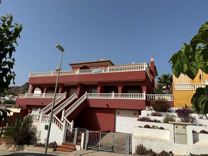 Image No.3-3 Bed Villa for sale