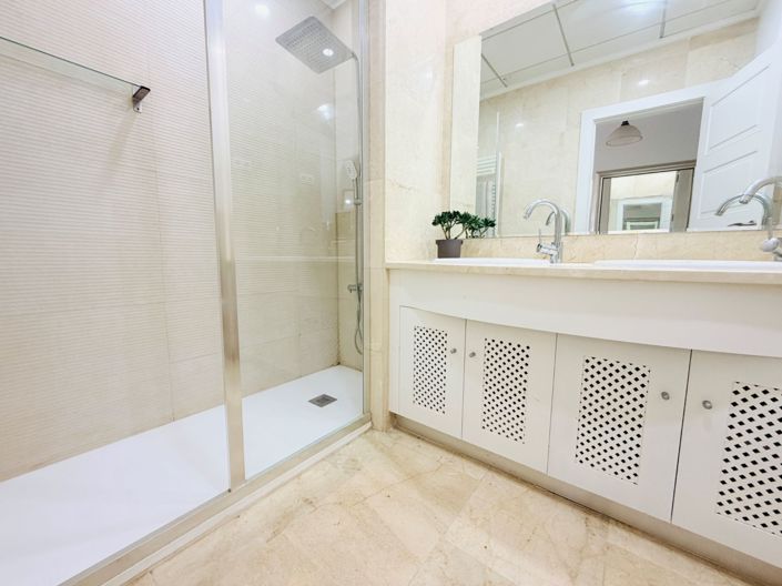 Image No.23-4 Bed Villa for sale