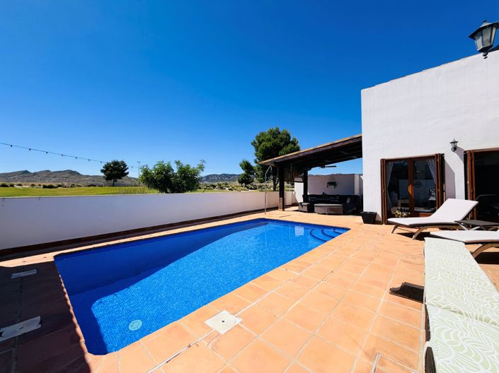 Image No.32-4 Bed Villa for sale
