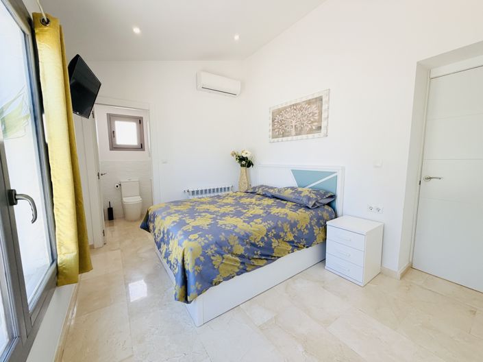 Image No.27-4 Bed Villa for sale