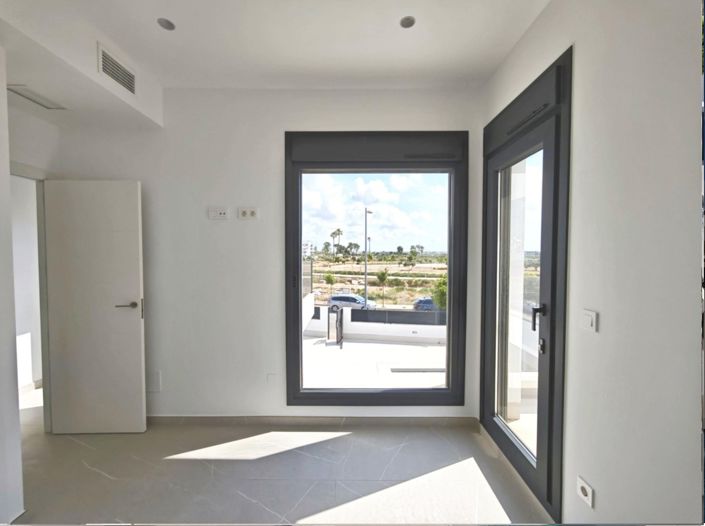 Image No.20-5 Bed Villa for sale