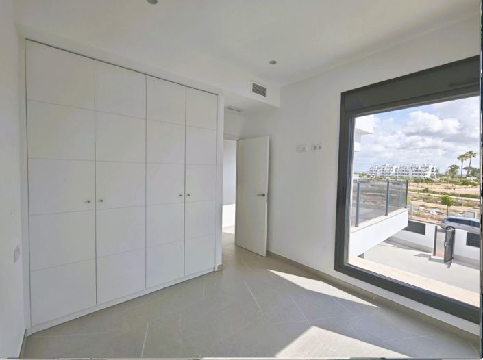 Image No.22-5 Bed Villa for sale