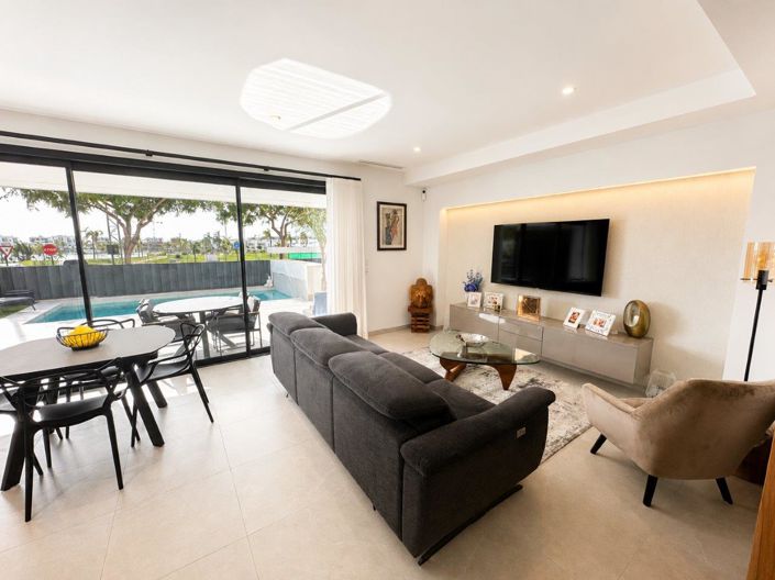 Image No.6-3 Bed Villa for sale
