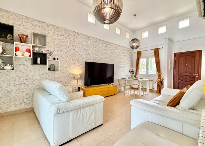 Image No.3-3 Bed Villa for sale