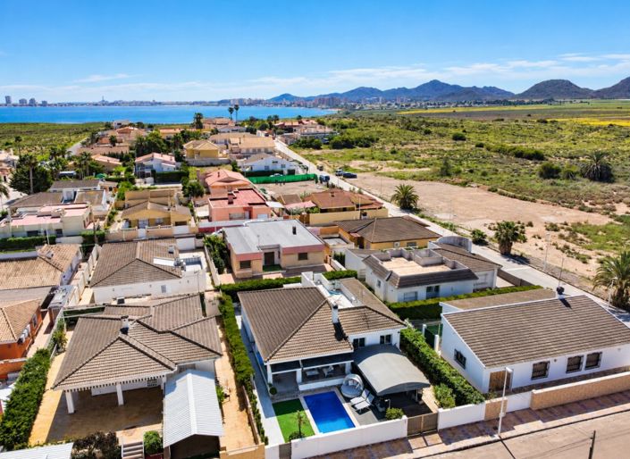 Image No.3-4 Bed Villa for sale