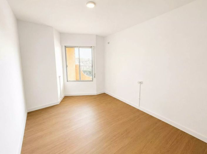 Image No.13-3 Bed Apartment for sale