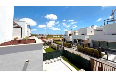 resale-villa-los-alcazares-santa-rosalia-lake