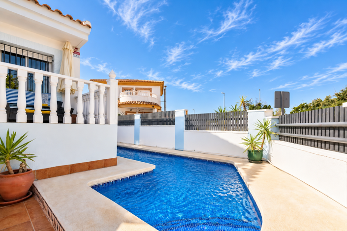 Image No.10-3 Bed Villa for sale