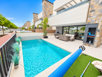 modern-townhouse-poolside-retreat