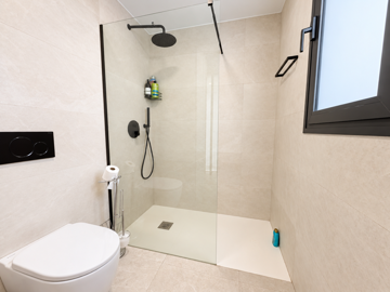modern-minimalist-bathroom-shower