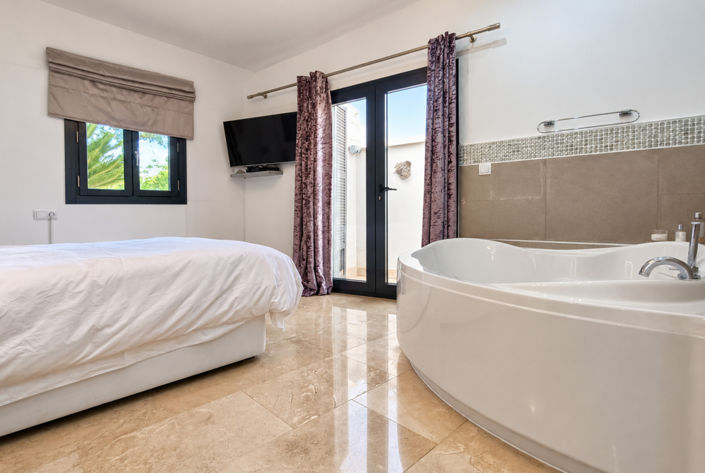 Image No.21-5 Bed Villa for sale
