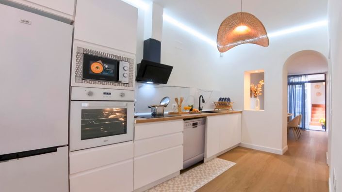 Image No.8-3 Bed Townhouse for sale