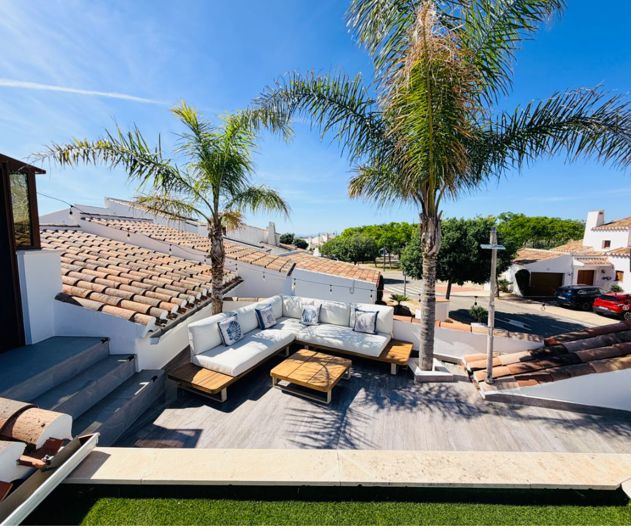 Image No.2-4 Bed Villa for sale