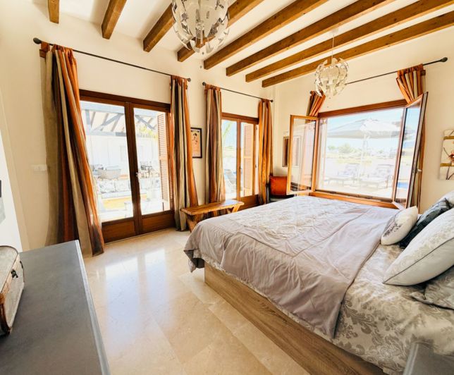 Image No.42-4 Bed Villa for sale
