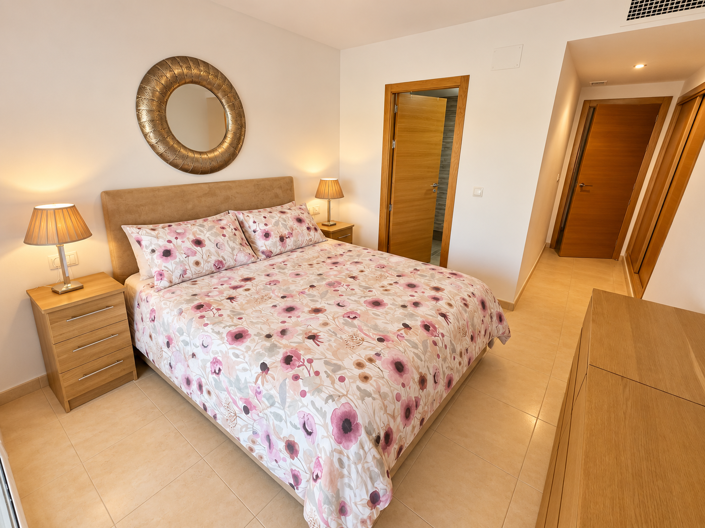 Image No.17-2 Bed Apartment for sale
