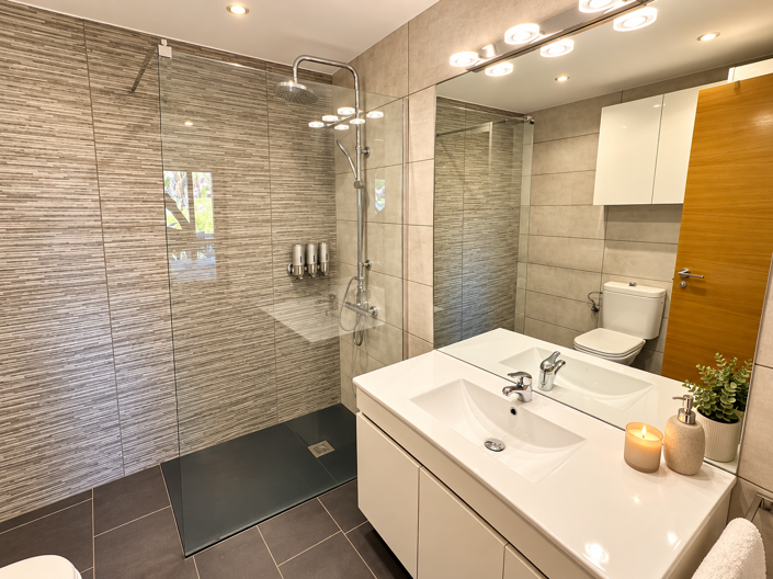 Image No.20-2 Bed Apartment for sale