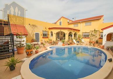 Maison / Villa de 7 chambres à vendre à Pulpí