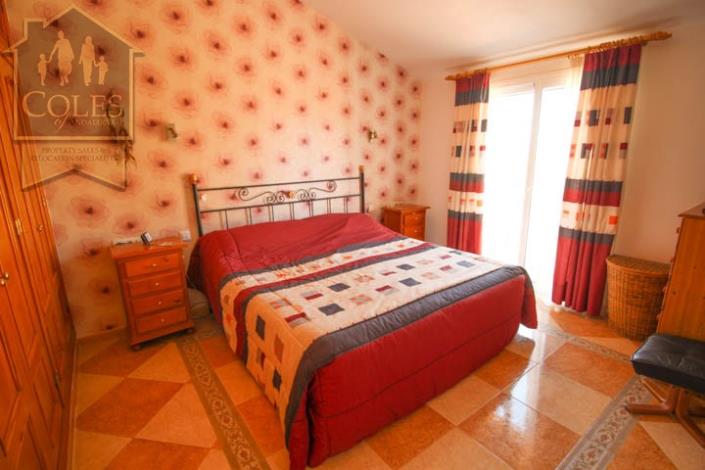 Image No.8-3 Bed Villa / Detached for sale