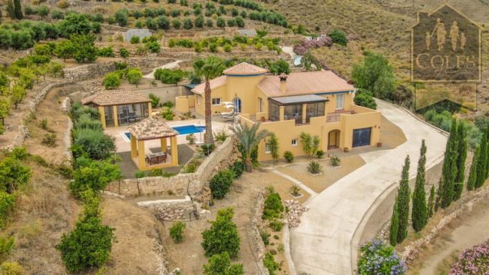 Image No.2-3 Bed Villa / Detached for sale