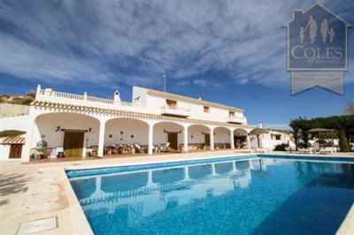 11 Bed Cortijo for sale