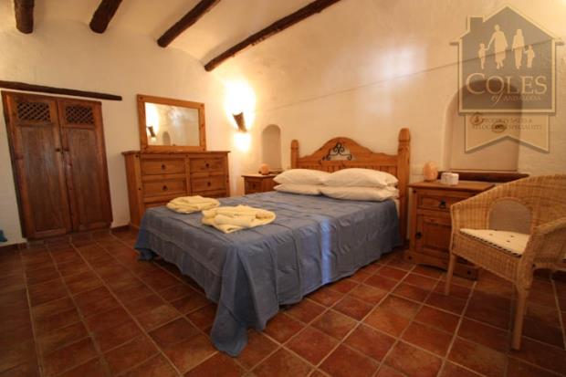 Image No.6-11 Bed Cortijo for sale
