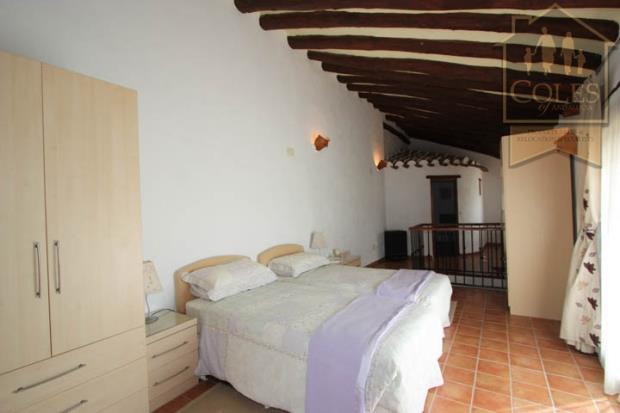 Image No.12-11 Bed Cortijo for sale