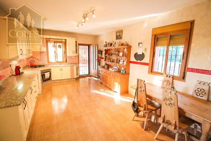 Image No.8-5 Bed Villa / Detached for sale