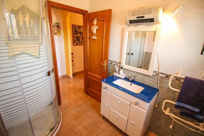 Image No.18-5 Bed Villa / Detached for sale