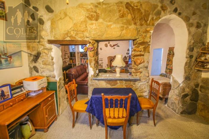 Image No.7-2 Bed Townhouse for sale