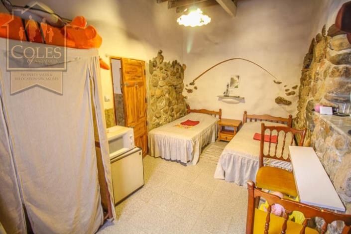 Image No.9-2 Bed Townhouse for sale