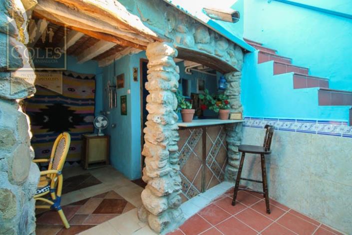 Image No.16-2 Bed Townhouse for sale