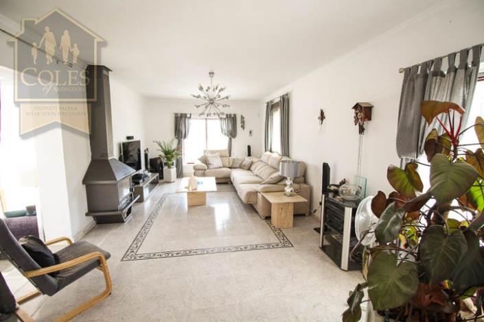 Image No.6-3 Bed Villa / Detached for sale