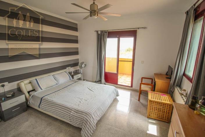 Image No.18-3 Bed Villa / Detached for sale