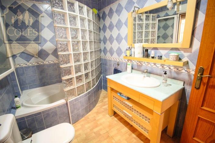 Image No.12-4 Bed Villa for sale