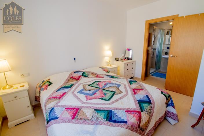 Image No.17-4 Bed Townhouse for sale