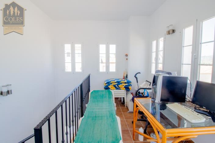 Image No.26-4 Bed Townhouse for sale