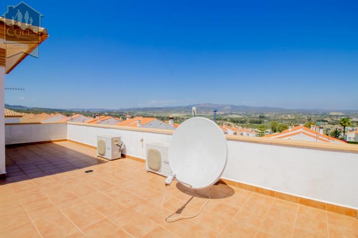 Image No.28-4 Bed Townhouse for sale