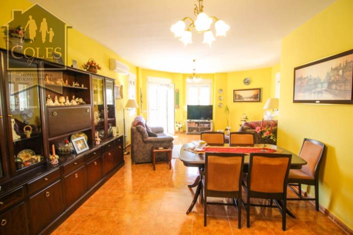 Image No.8-3 Bed Villa / Detached for sale