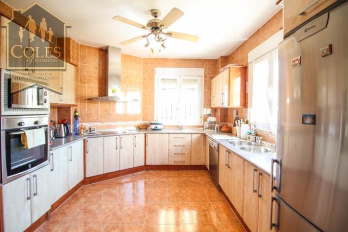 Image No.11-3 Bed Villa / Detached for sale