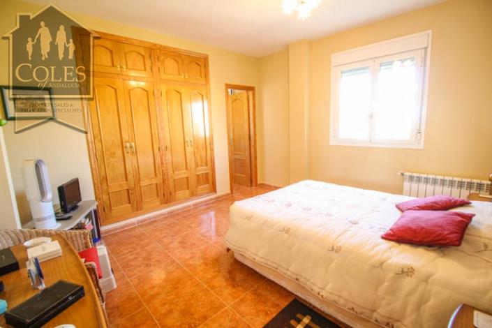 Image No.12-3 Bed Villa / Detached for sale