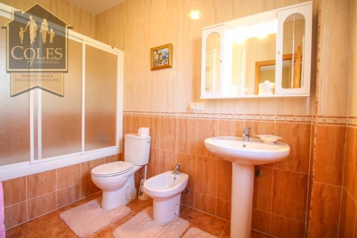 Image No.14-3 Bed Villa / Detached for sale