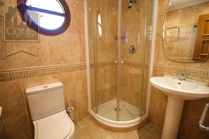 Image No.16-2 Bed Townhouse for sale