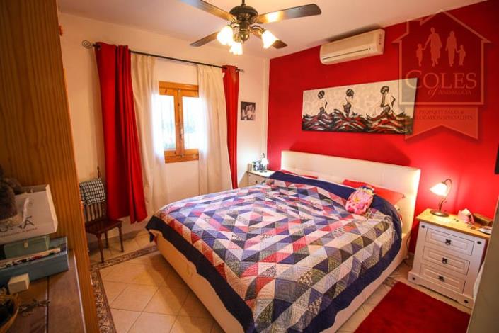 Image No.12-3 Bed Villa / Detached for sale