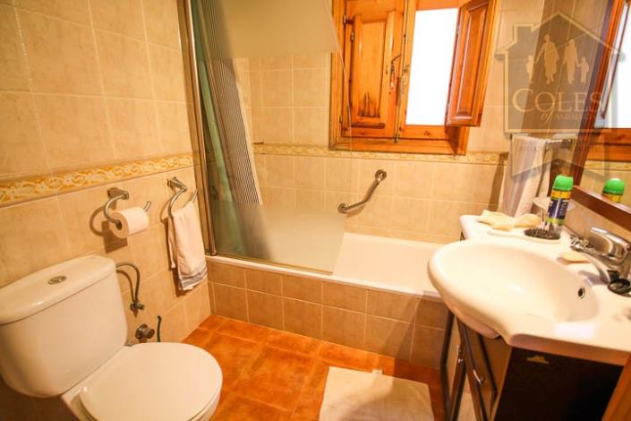 Image No.18-3 Bed Villa / Detached for sale