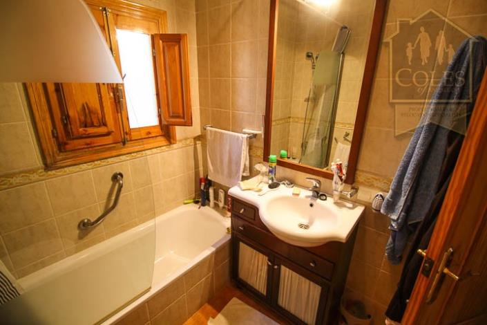 Image No.19-3 Bed Villa / Detached for sale