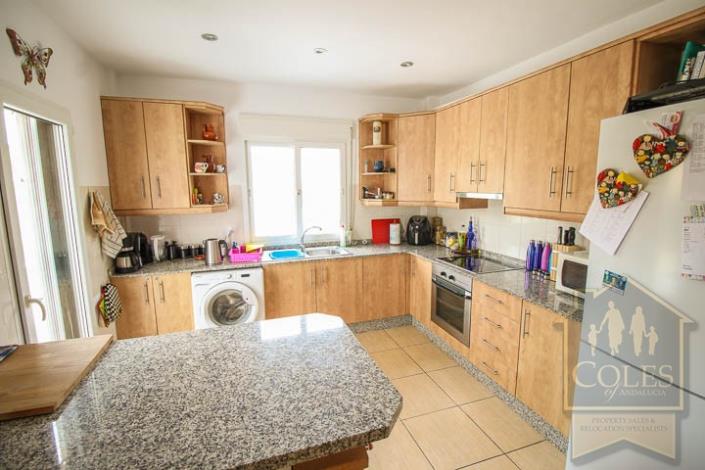 Image No.6-3 Bed Townhouse for sale