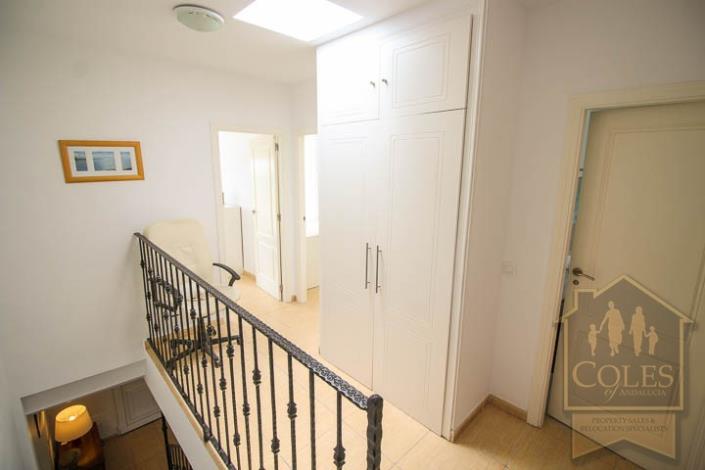 Image No.8-3 Bed Townhouse for sale