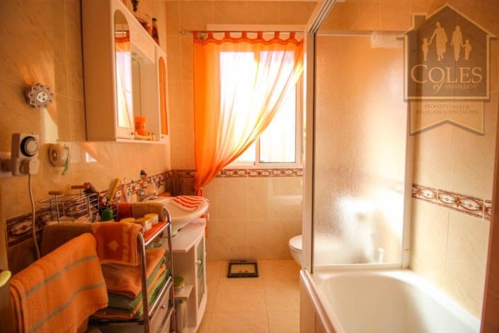 Image No.12-3 Bed Villa / Detached for sale