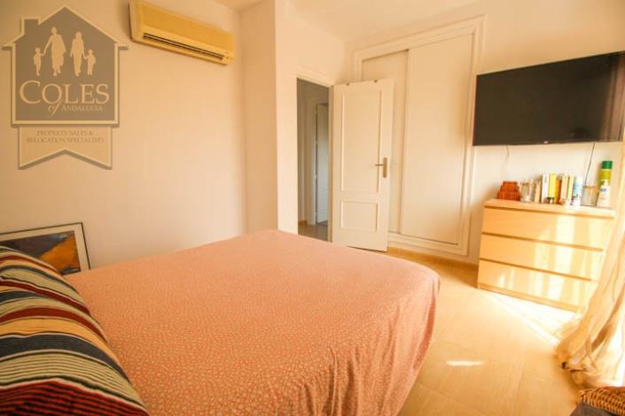 Image No.11-2 Bed Townhouse for sale