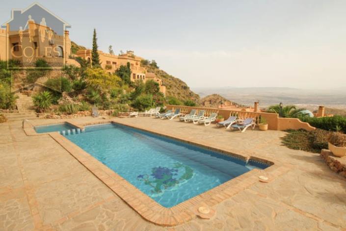 Image No.3-2 Bed Villa / Detached for sale